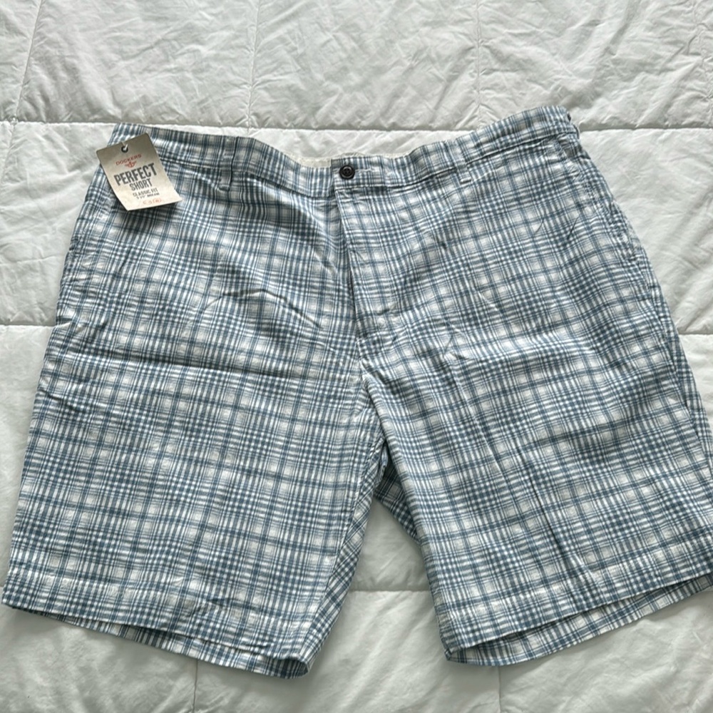 Dockers Classic Fit Shorts Size 42